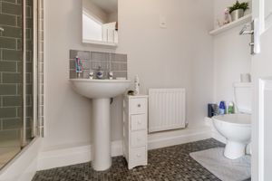 En-suite- click for photo gallery